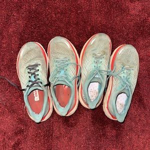 2 hokas Clifton 8s, size 9 and 8